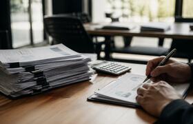 В Омске директор скрыл 10,7 млн рублей зарплат ...