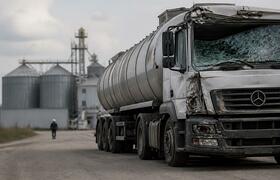 Взрыв газовоза в Омской области: водитель получ...